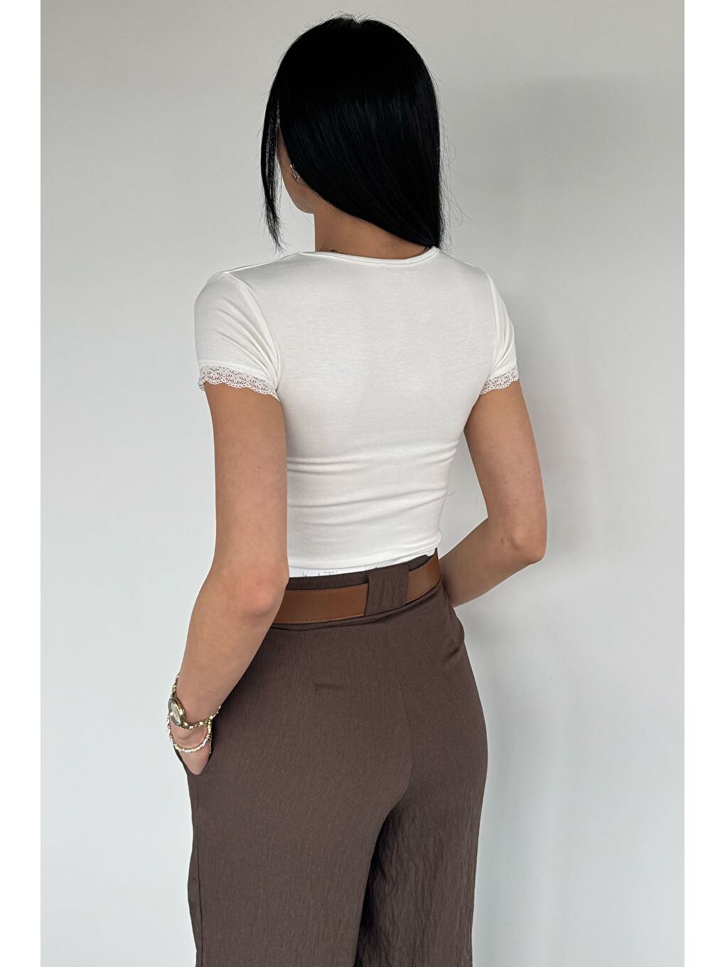 Ekru Kadın Dantel Detaylı Elastanlı Crop Top Bluz-3