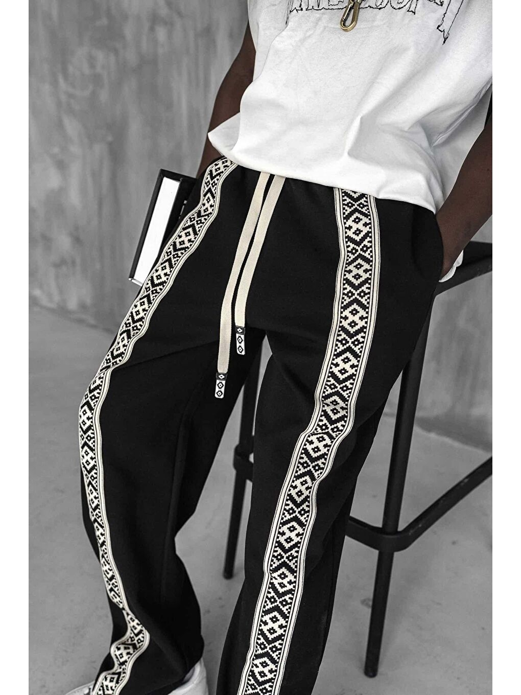 Erkek Şeritli Etnik Desenli Rahat Baggy Fit Eşofman Siyah-5