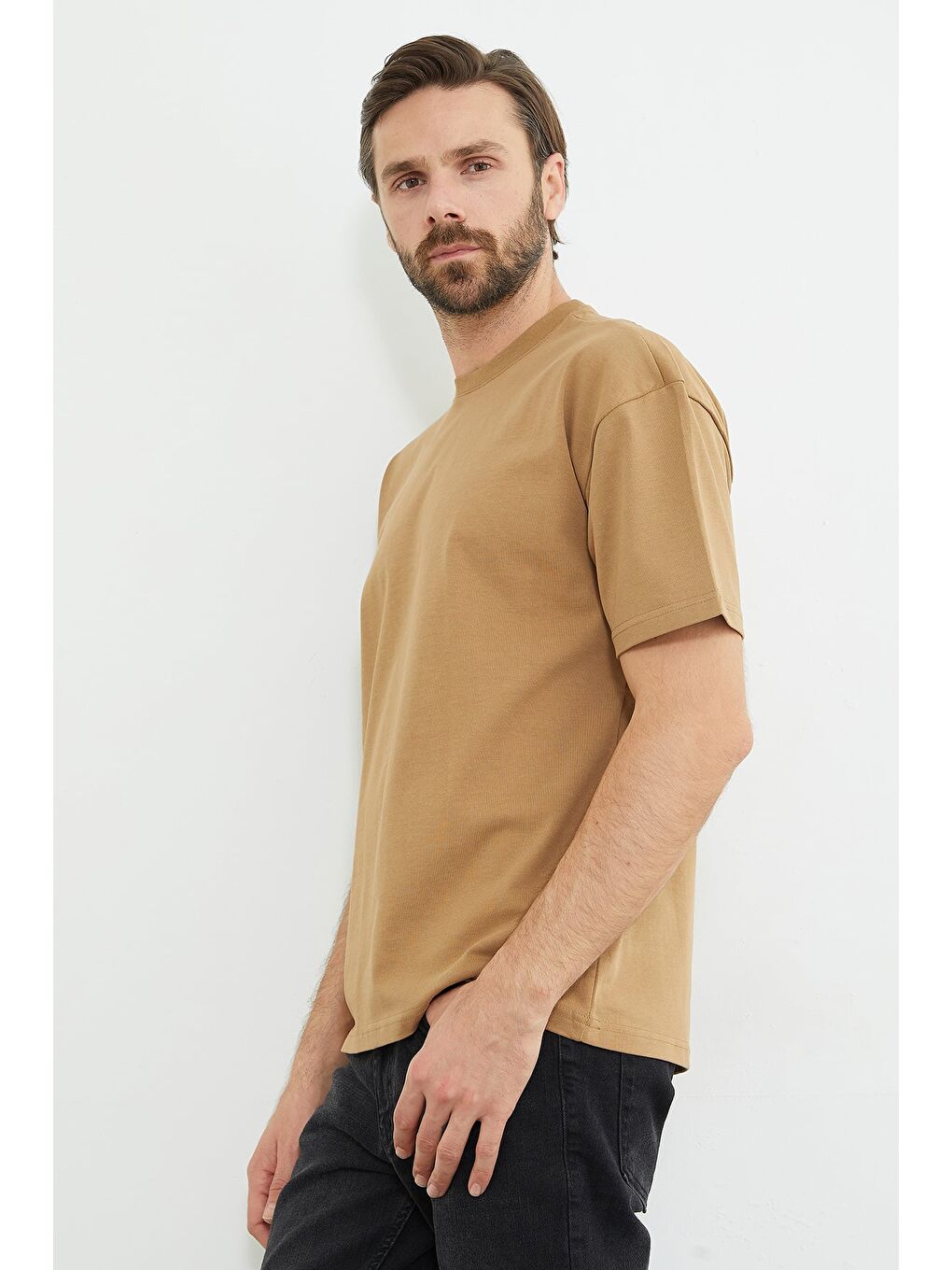 Bej Basic Bisiklet Yaka Oversize Tişört-1