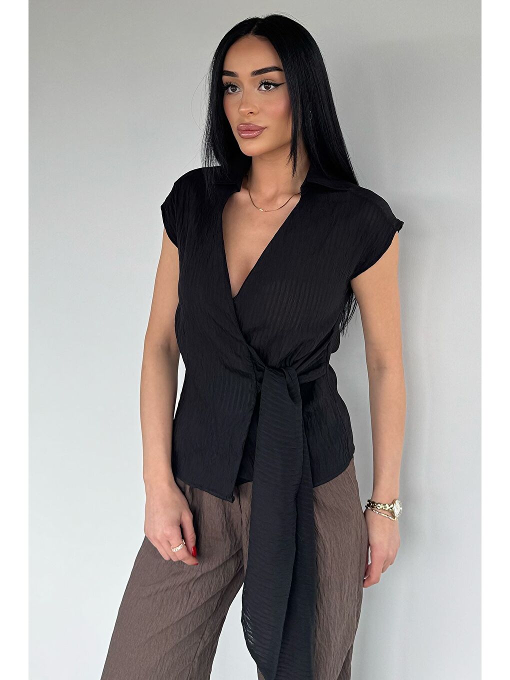 Siyah Kadın Kruvaze Yaka Bağlamalı Bluz