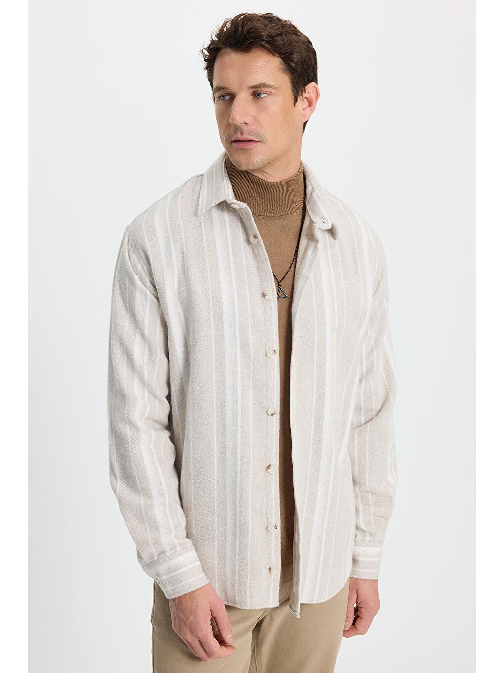 Bej Erkek Relax Fit Rahat Kesim Spor Yaka Çizgili Oduncu Gömlek-4