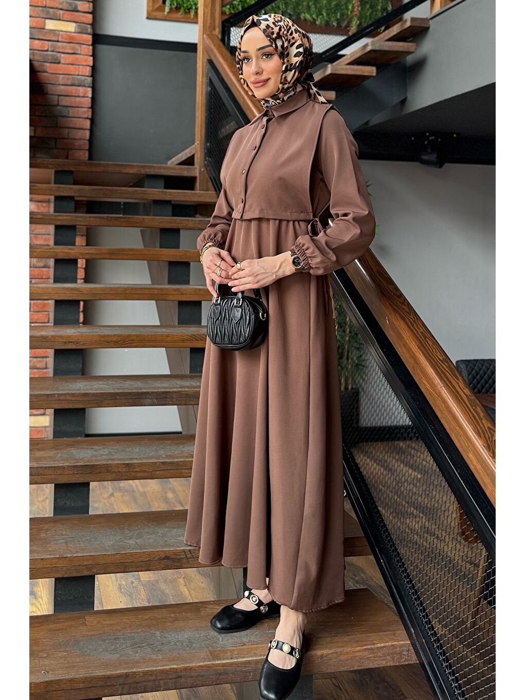 Kahverengi Yan Bağlamalı Bluz Kombinli Tesettür Elbise-3