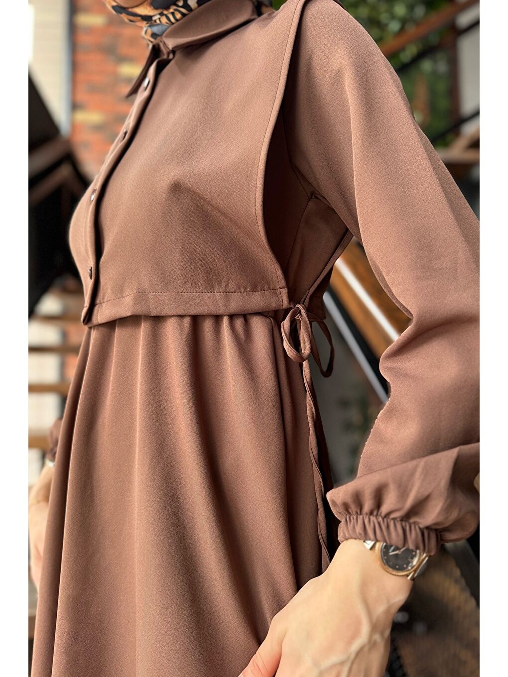 Kahverengi Yan Bağlamalı Bluz Kombinli Tesettür Elbise-5