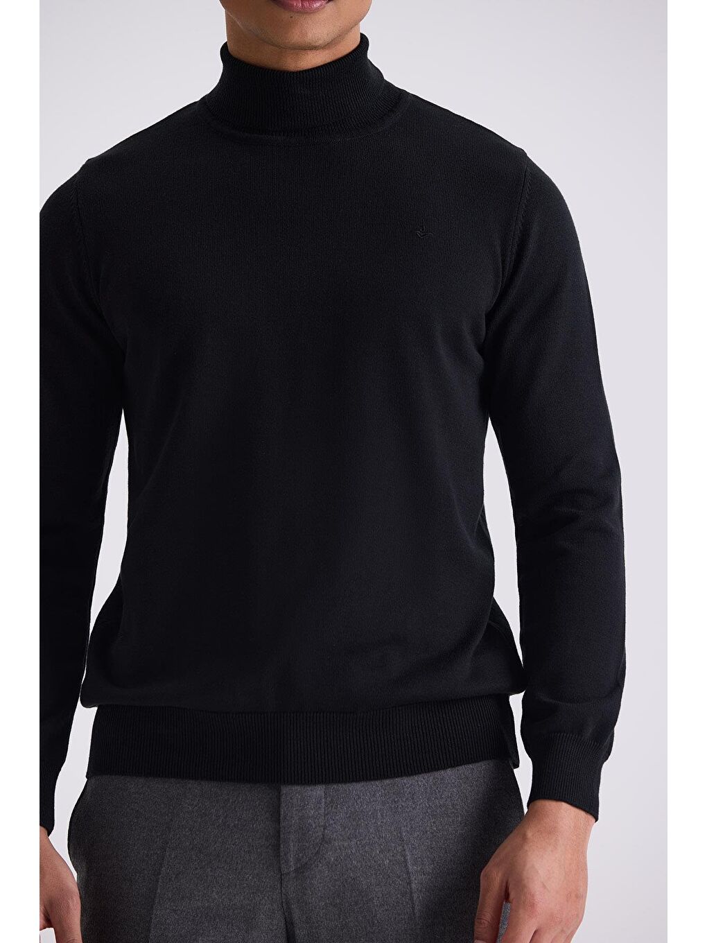 Siyah Slim Fit Tam Balıkçı Yaka Triko Kazak-2