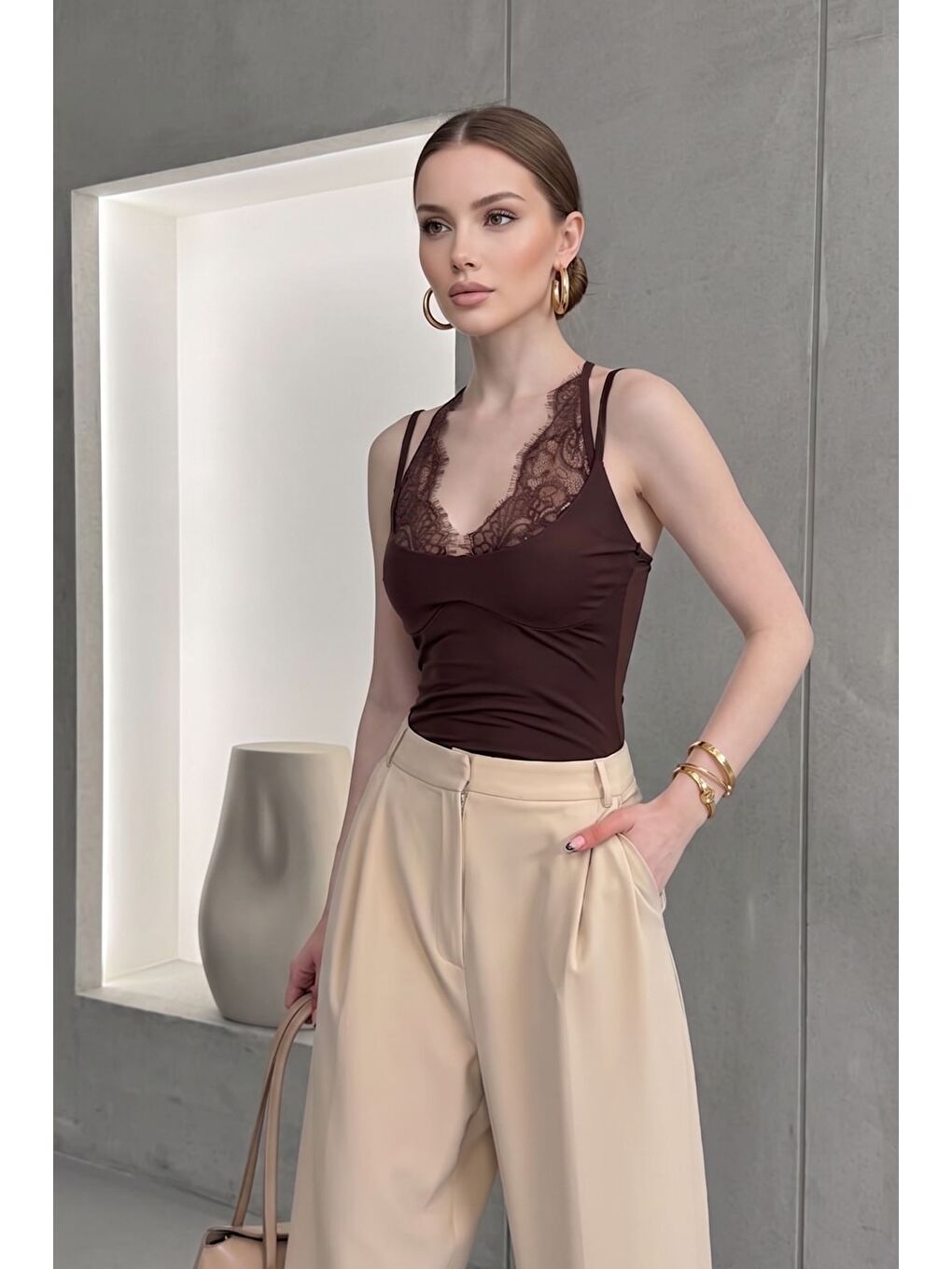 Kahverengi Dantel Detaylı Bodysuit