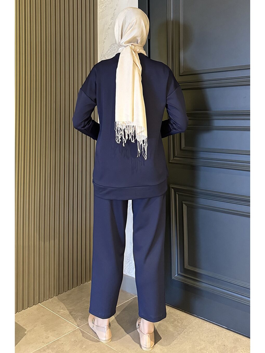 Lacivert Yaka Çiçek Detaylı Tunik Pantolon Tesettür İkili Takım-7
