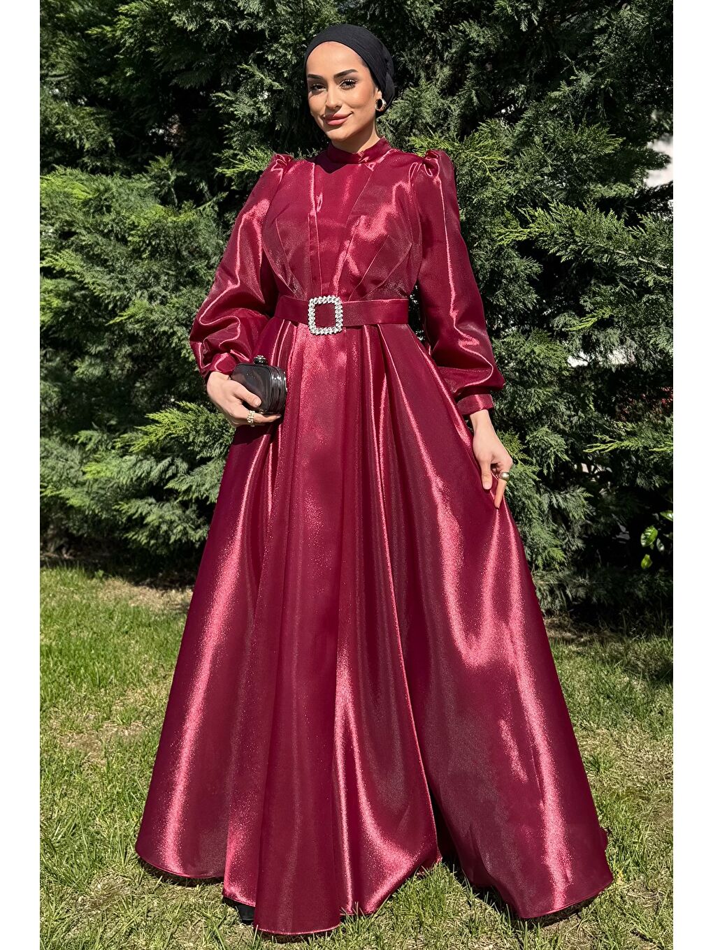 Bordo Kadın Ön Drapeli Omuz Detaylı Bel Taşlı Kuşaklı Prenses Model Tesettür