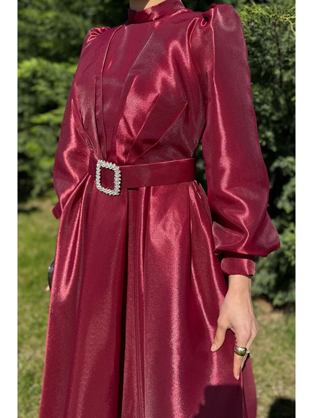 Bordo Kadın Ön Drapeli Omuz Detaylı Bel Taşlı Kuşaklı Prenses Model Tesettür-4