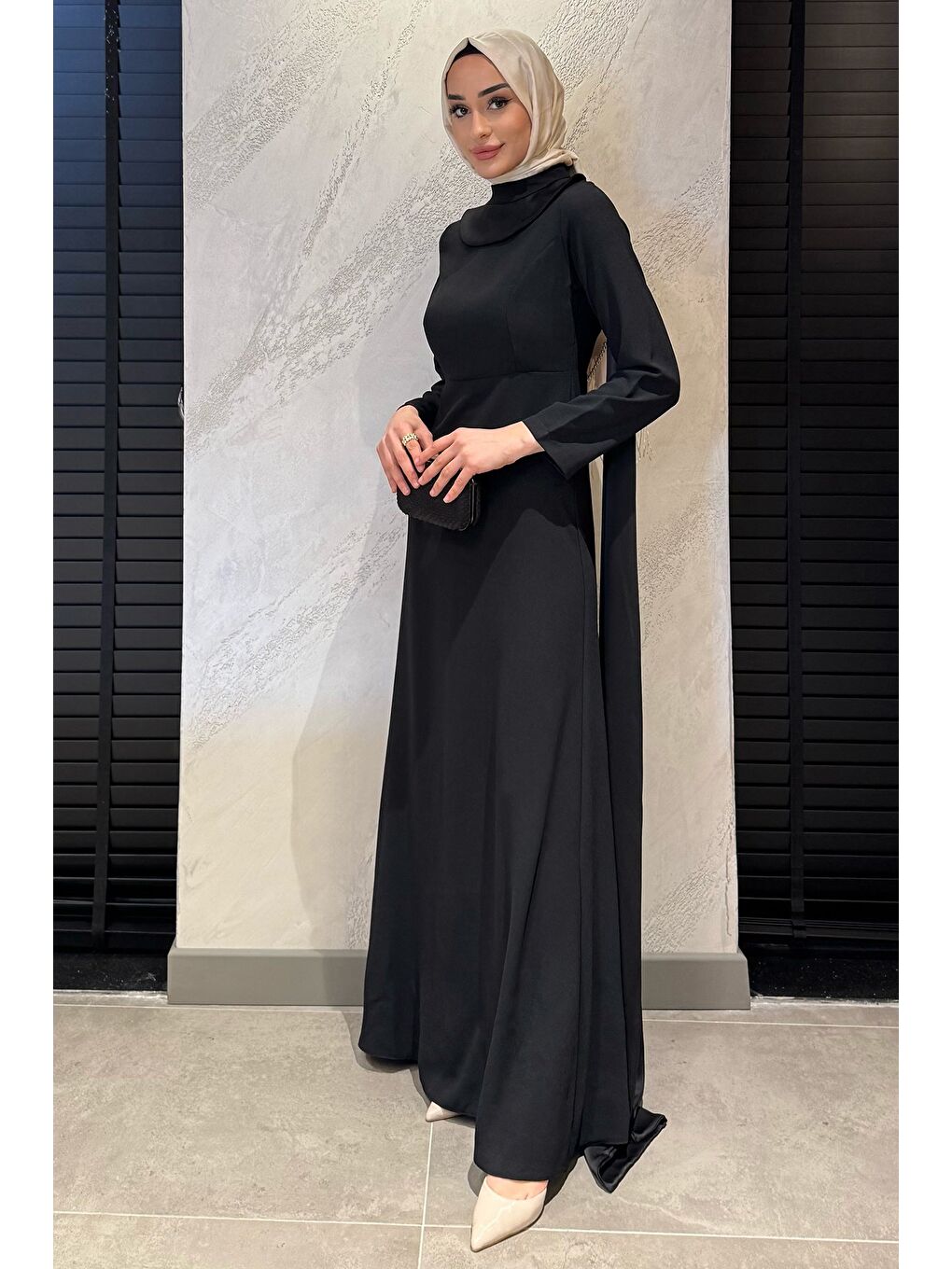 Siyah İnci Detaylı Tesettür Abiye Elbise-1