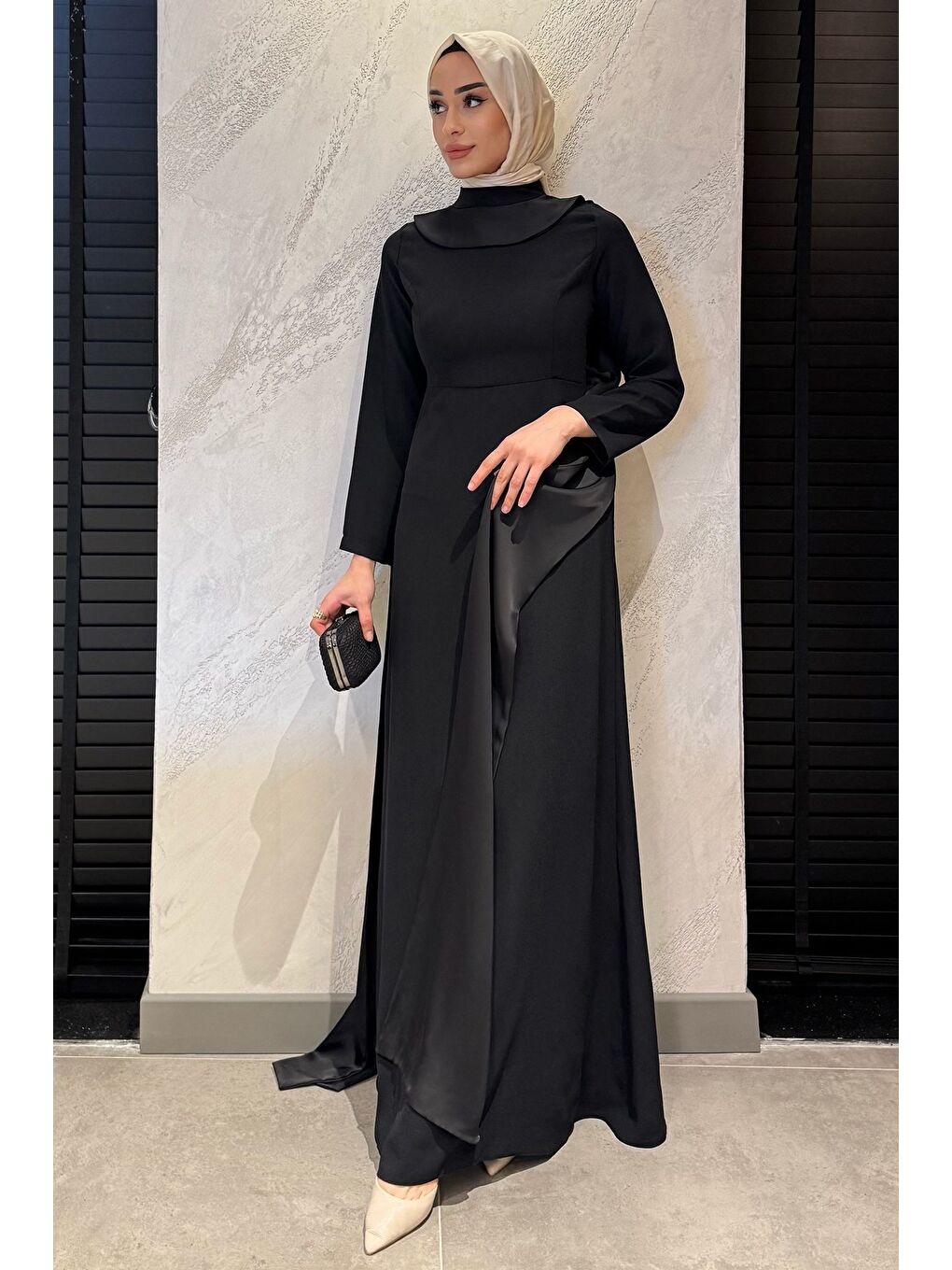 Siyah İnci Detaylı Tesettür Abiye Elbise-3