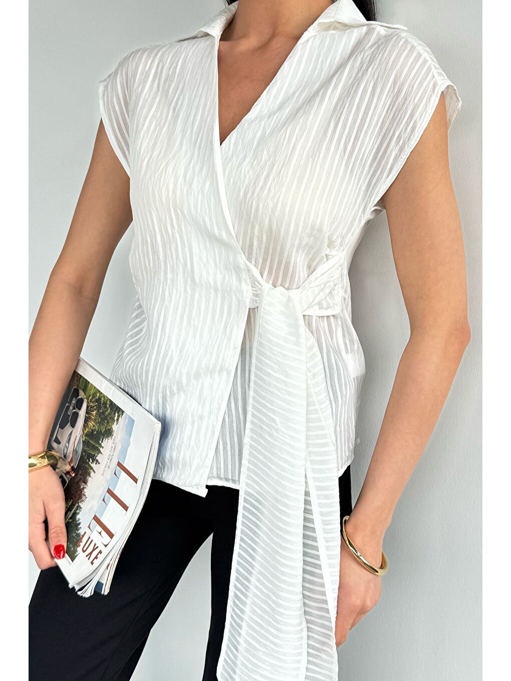 Ekru Kadın Kruvaze Yaka Bağlamalı Bluz-2