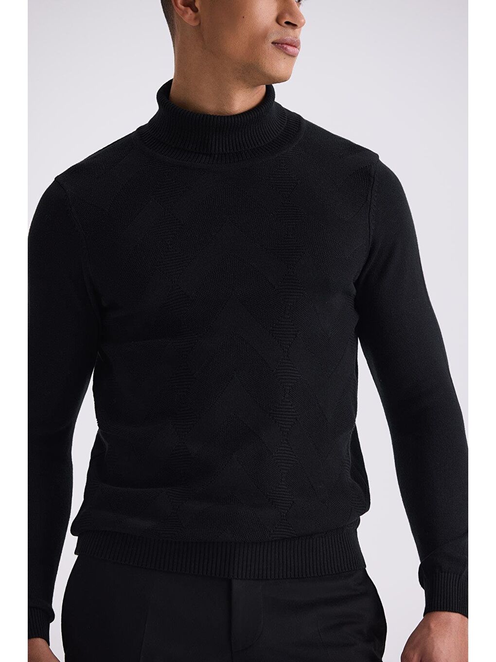 Siyah Slim Fit Tam Balıkçı Yaka Desenli Triko Kazak-2