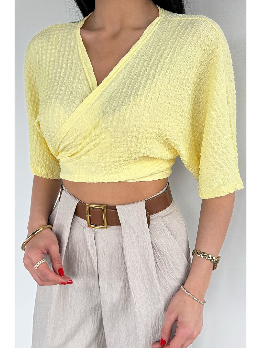 Sarı Kadın Bağlamalı Bluz