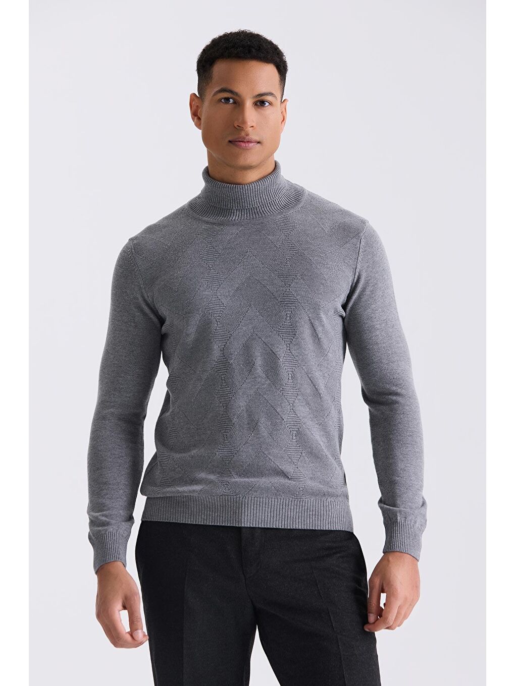 Gri Slim Fit Tam Balıkçı Yaka Desenli Triko Kazak
