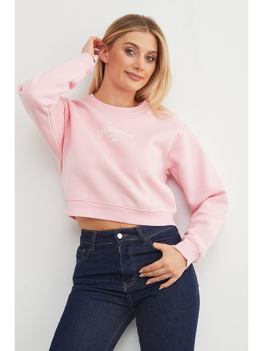 Pembe 3 İplik California Yazı Baskılı Crop Sweatshirt-3