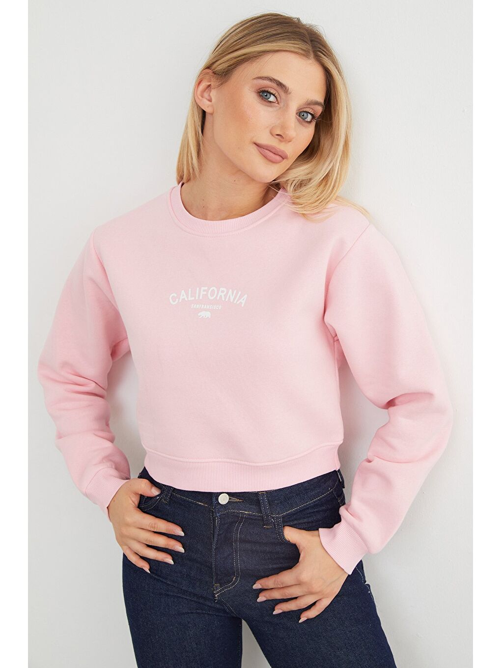 Pembe 3 İplik California Yazı Baskılı Crop Sweatshirt-4