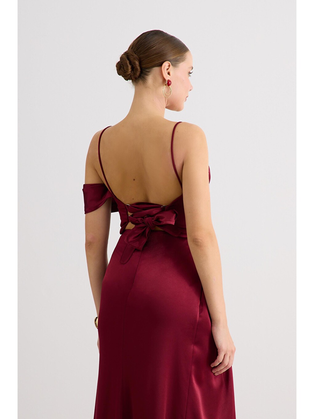 Bordo Askılı Yırtmaçlı Saten Abiye Elbise-4
