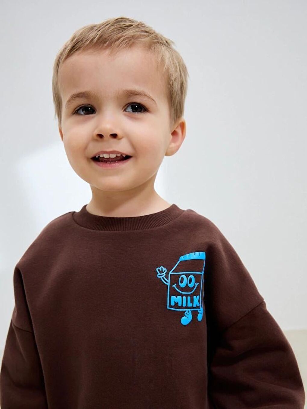 Erkek Çocuk Pamuklu Kahverengi Choco Milk Baskılı Eşofman Takım - Rahat Günlük Stil-1