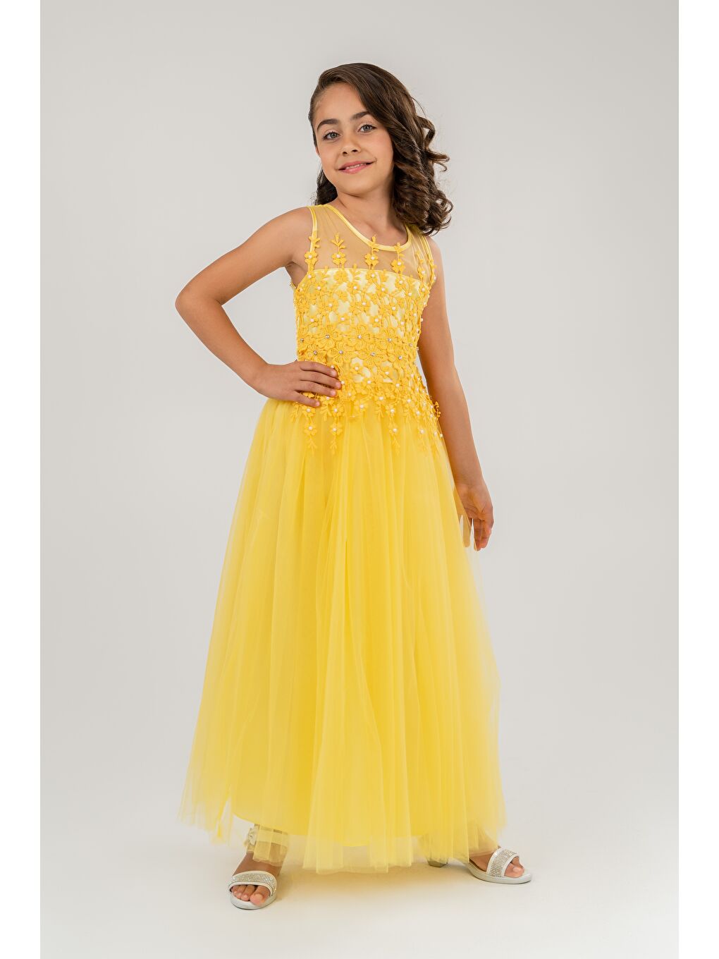 Sarı Güpür Model Gelinlik Çocuk Kolsuz Abiye MNK0469-4