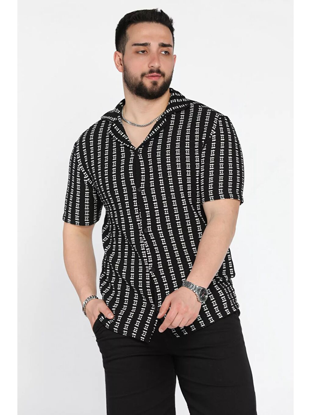 Siyah Jakarlı Erkek Kısa Kol Gömlek