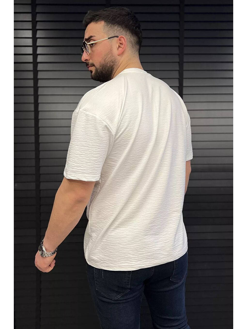 Beyaz Erkek Silikon Yazı Baskılı Kendinden Desenli Tişört-2