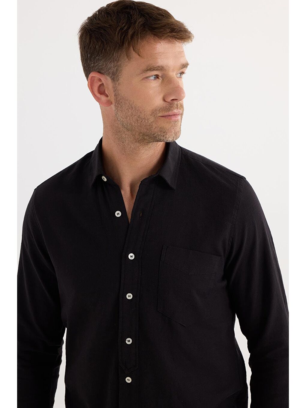 Erkek Regular Fit Klasik Kesim %100 Pamuk Keten Doku Tek Cepli Siyah Gömlek-1