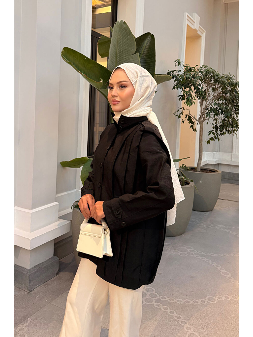 Kadın Önü Pile Detaylı Gömlek Siyah-3