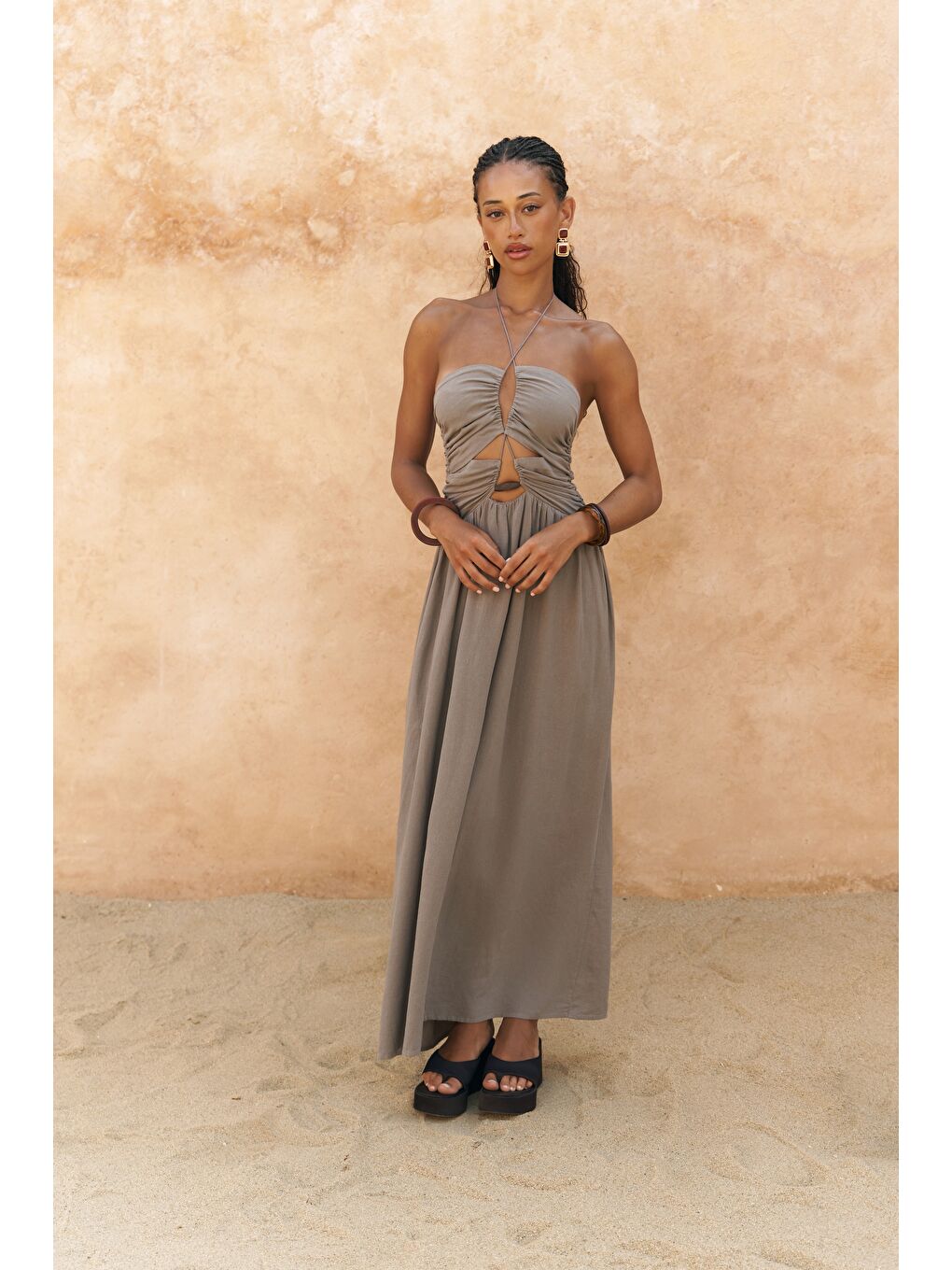 Gri Burnika Boncuk Detay Füme Keten Elbise-1