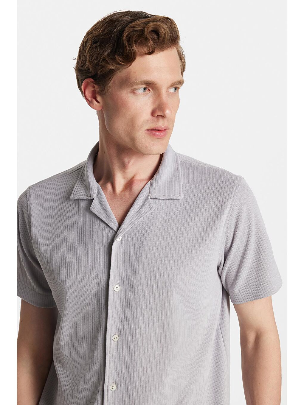 Erkek Slim Fit Yazlık Örme Dokulu Kısa Kollu Apaş Yaka Gri Gömlek