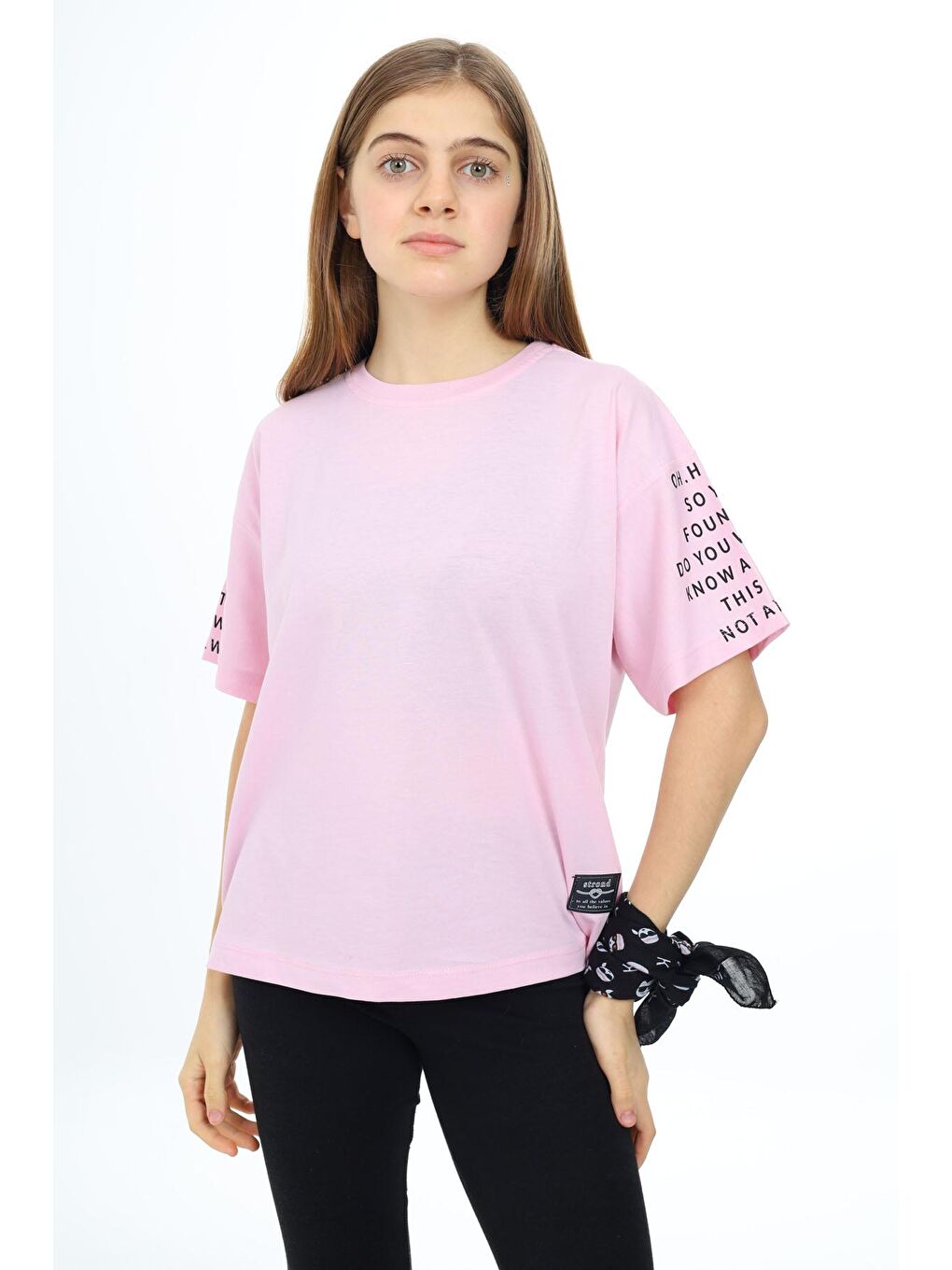 Pembe Kolları Yazı Baskılı Armalı Kız Çocuk Basic Tişört