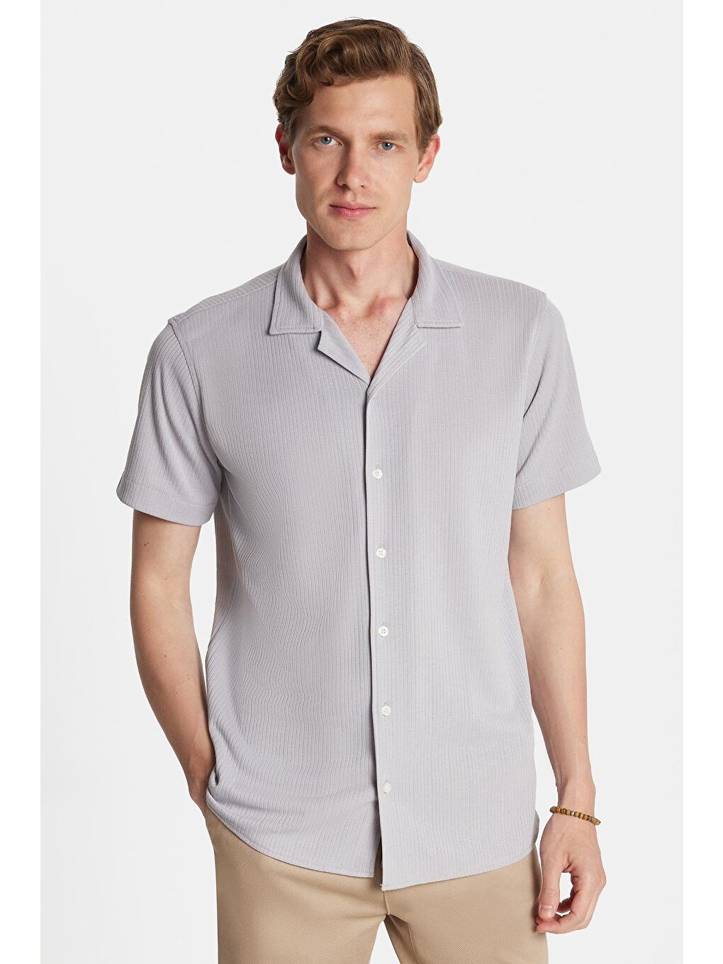 Erkek Slim Fit Yazlık Örme Dokulu Kısa Kollu Apaş Yaka Gri Gömlek-1