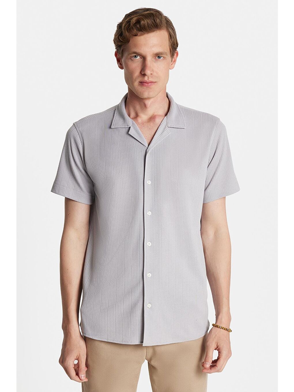 Erkek Slim Fit Yazlık Örme Dokulu Kısa Kollu Apaş Yaka Gri Gömlek-3