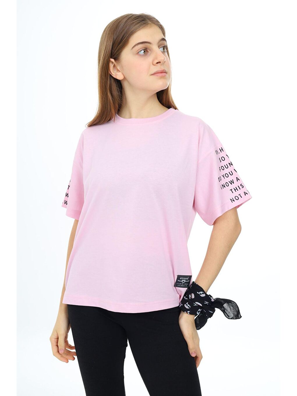 Pembe Kolları Yazı Baskılı Armalı Kız Çocuk Basic Tişört-1