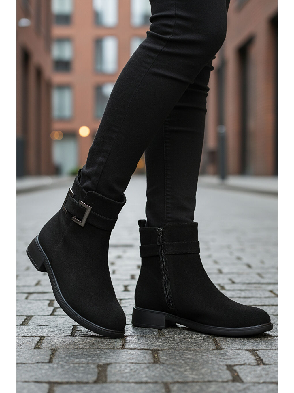 Siyah Süet Fermuarlı Kaymaz İçi Polarlı Kadın Bot 209144 Z-2