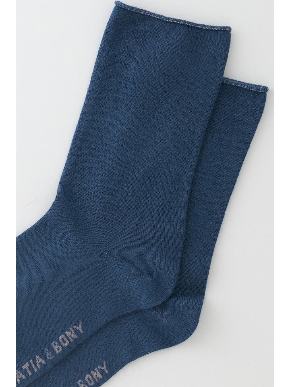 Kadın Koyu Mavi Renkli Lastiksiz Modal Kumaş İnce Soket Çorap-1
