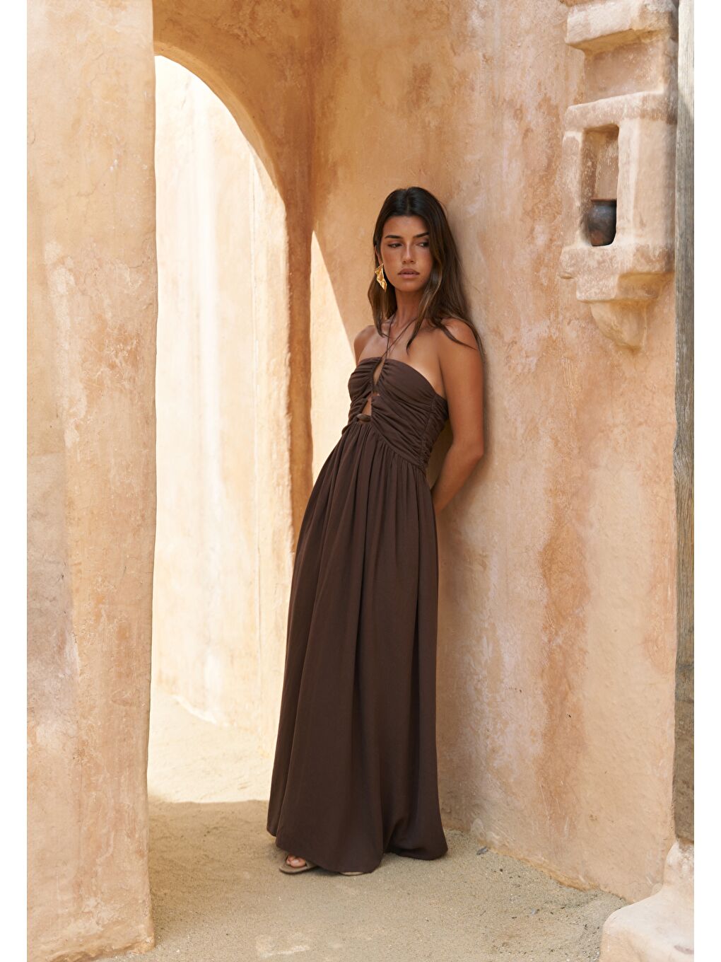 Kahverengi Burnika Boncuk Detay Kahve Keten Elbise-5