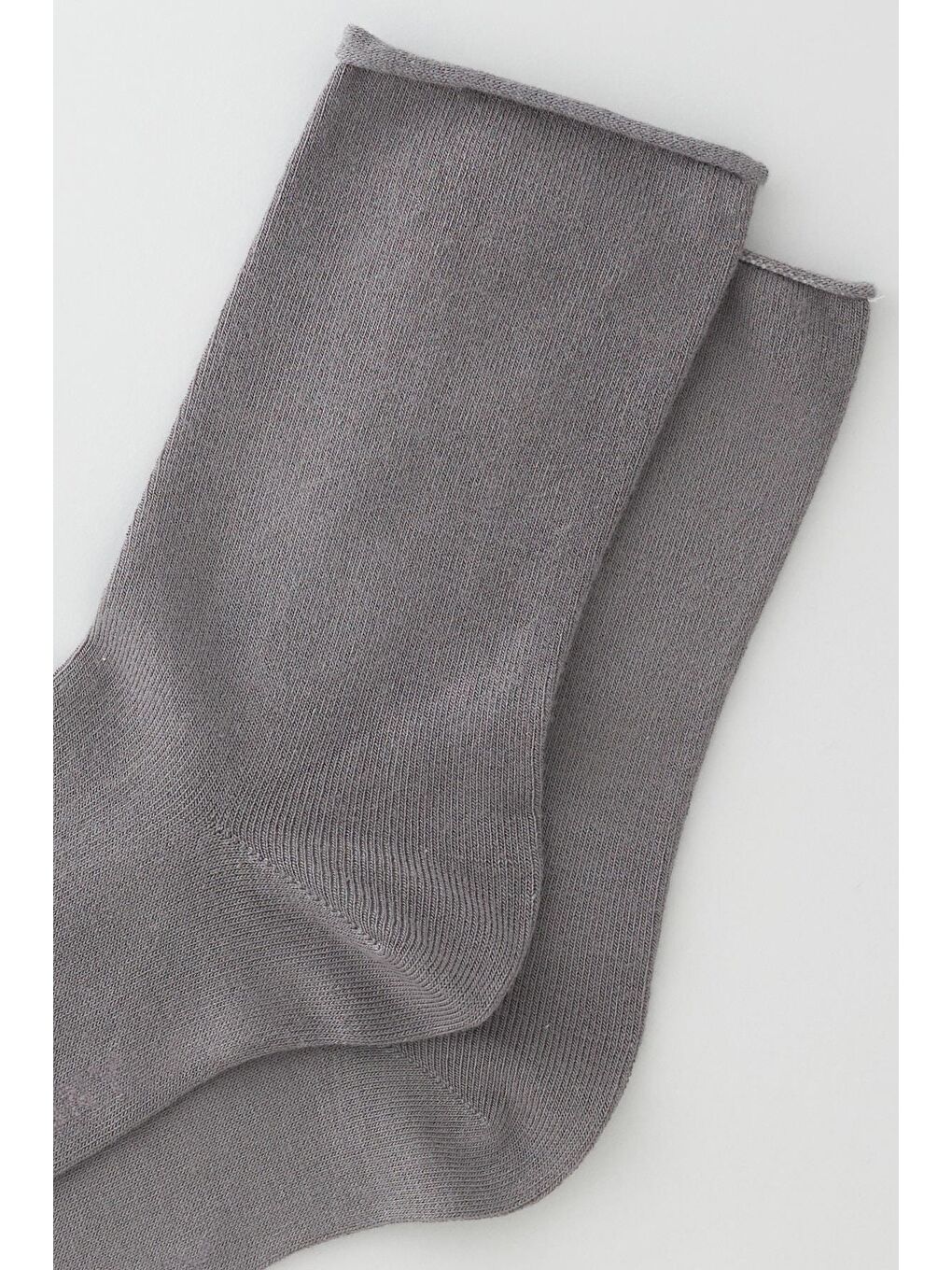 Kadın Koyu Gri Renkli Lastiksiz Modal Kumaş İnce Soket Çorap-1