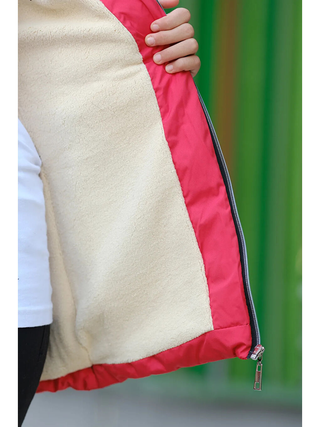 Kırmızı Kız Çocuk Kapüşonlu Kalın Uzun Şişme Mont KM.YY31-2