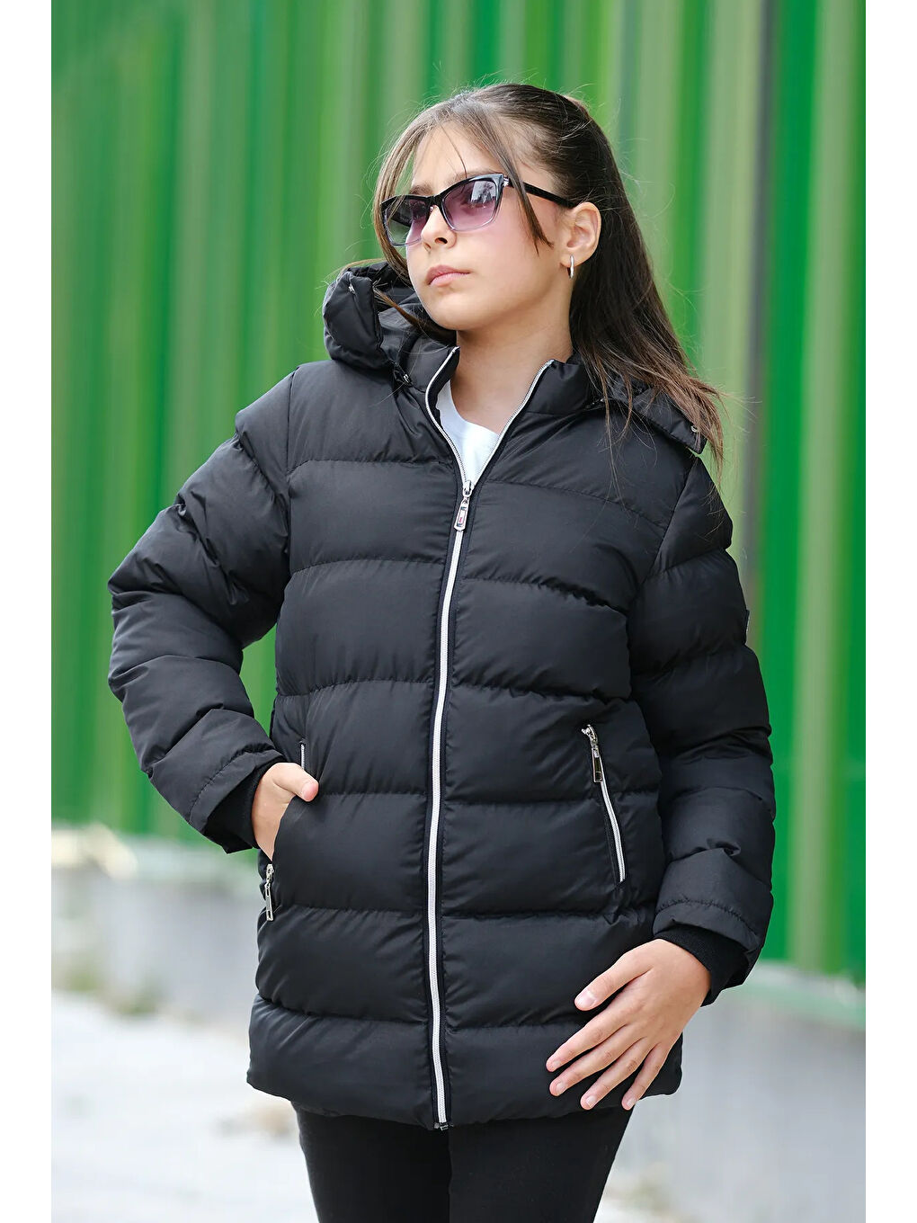 Siyah Kız Çocuk Kapüşonlu Kalın Uzun Şişme Mont KM.YY31-2