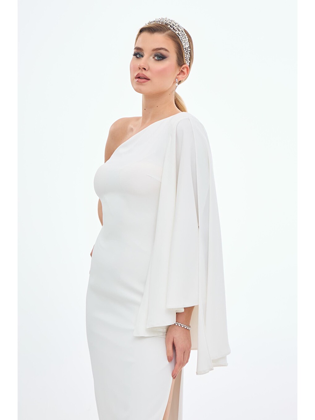 Ekru Tek Kol Yandan Yırtmaçlı Krep Nikah Elbisesi-2
