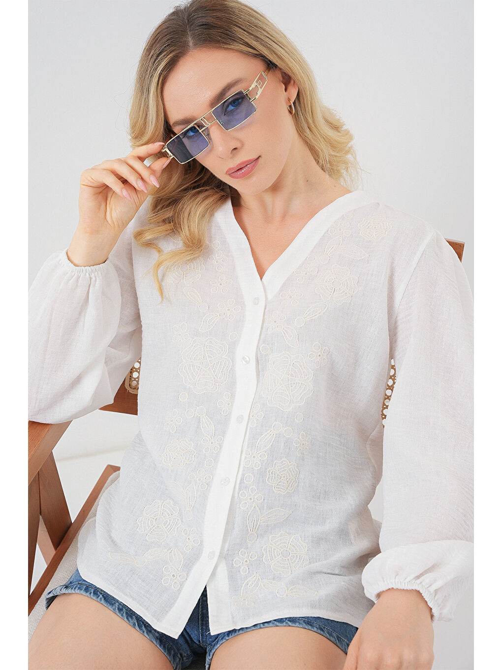 Ekru Kadın Nakışlı Uzun Kol Bluz 963 - Krem