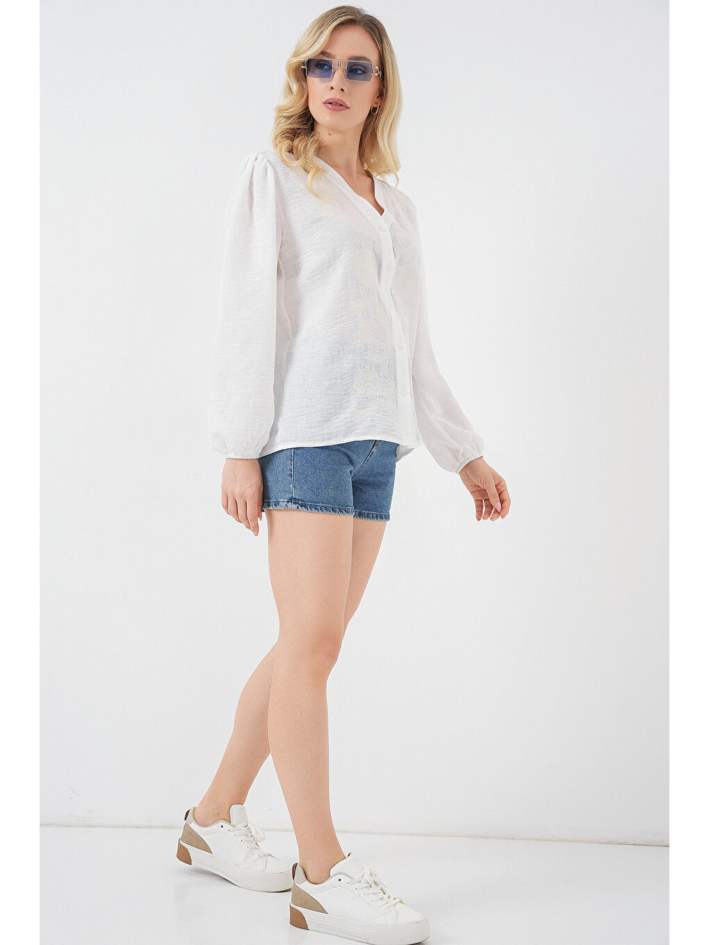 Ekru Kadın Nakışlı Uzun Kol Bluz 963 - Krem-1