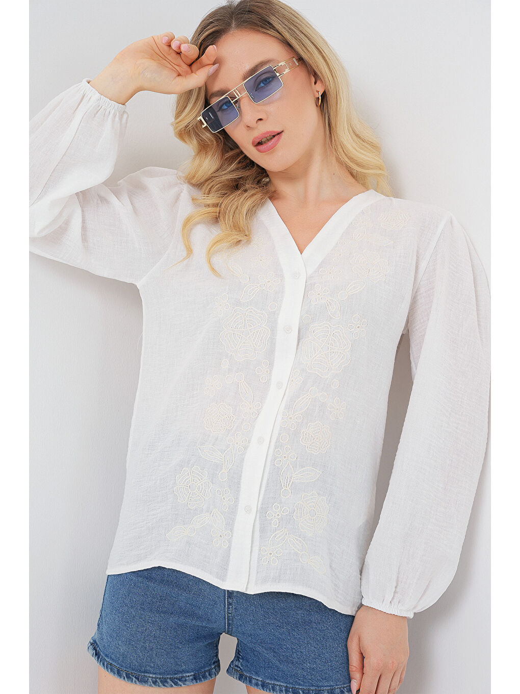 Ekru Kadın Nakışlı Uzun Kol Bluz 963 - Krem-2