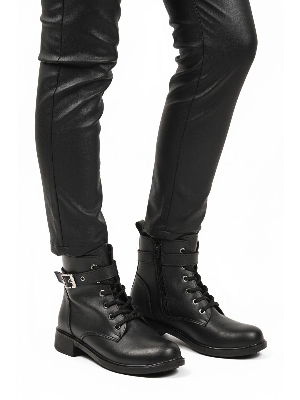 Siyah Cilt Kaymaz İçi Polarlı Fermuarlı Kadın Bot 209151 Z