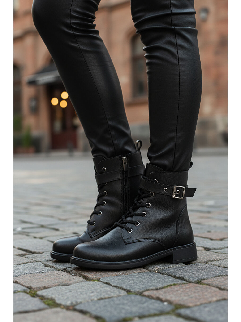 Siyah Cilt Kaymaz İçi Polarlı Fermuarlı Kadın Bot 209151 Z-2