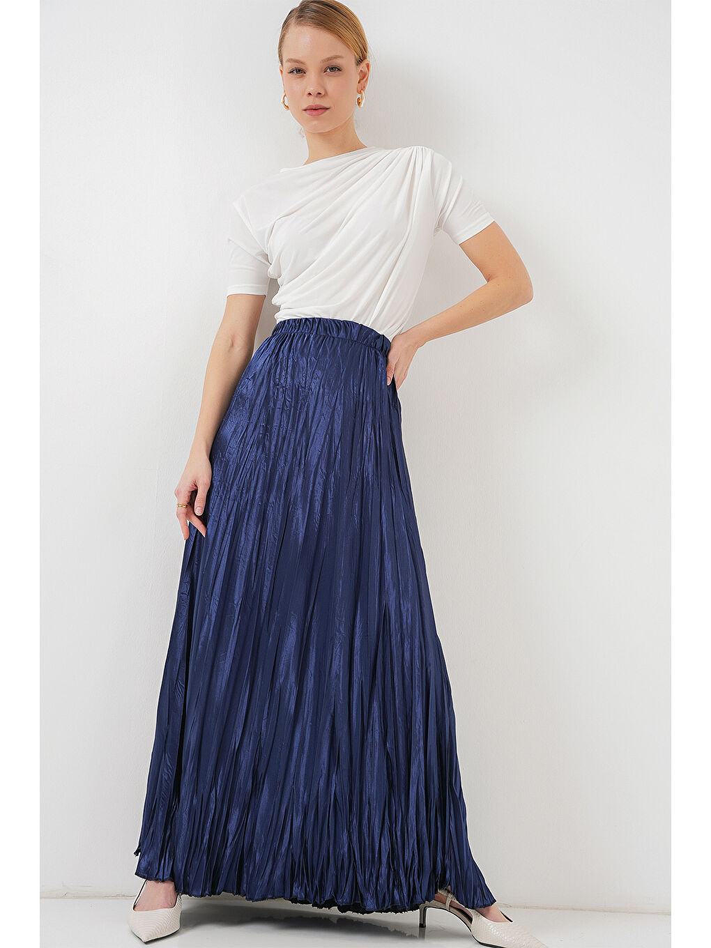 Kadın Uzun Kırışık Parlak Etek 8034 - D.Lacivert