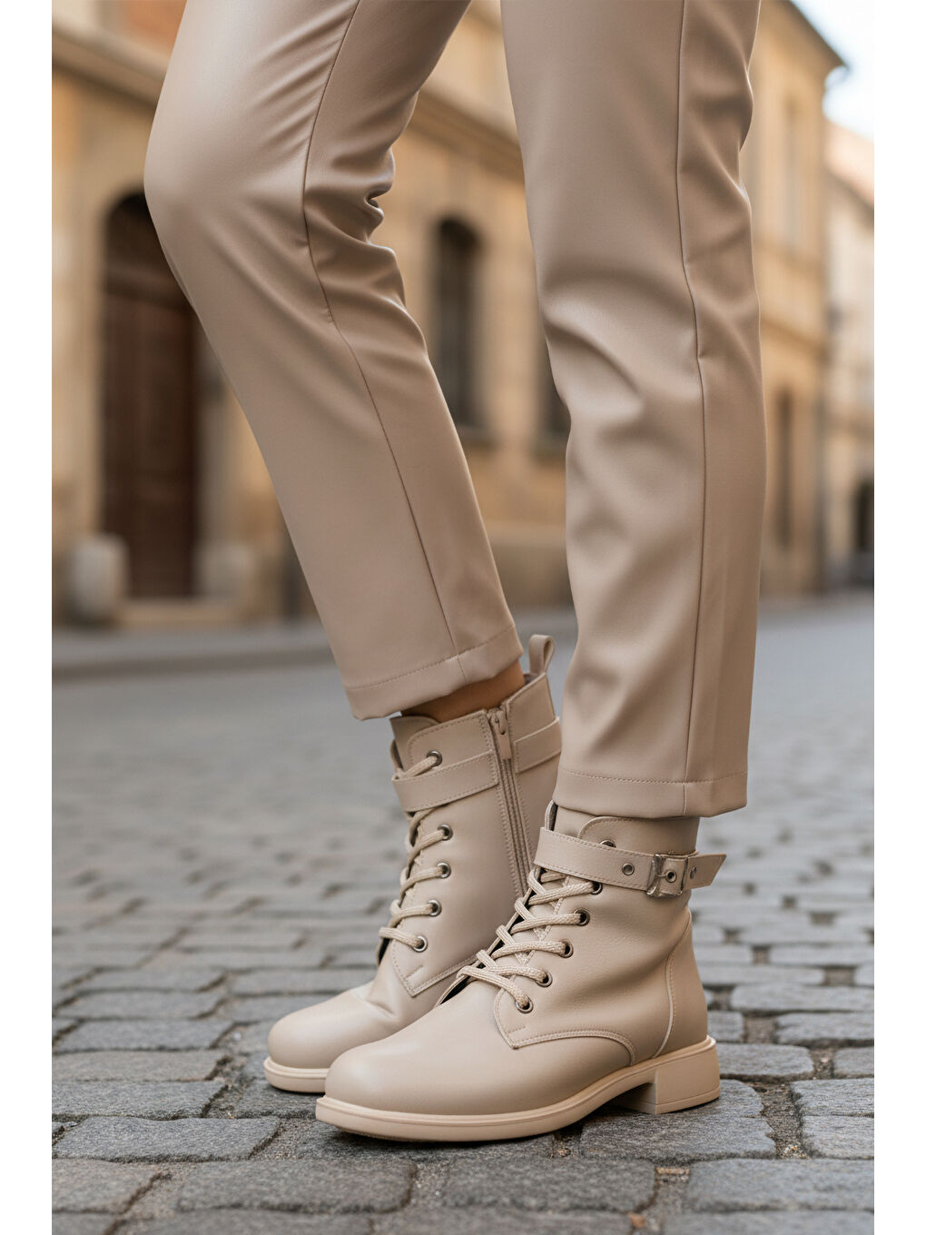 Bej Cilt Kaymaz İçi Polarlı Fermuarlı Kadın Bot 209151 Z-2
