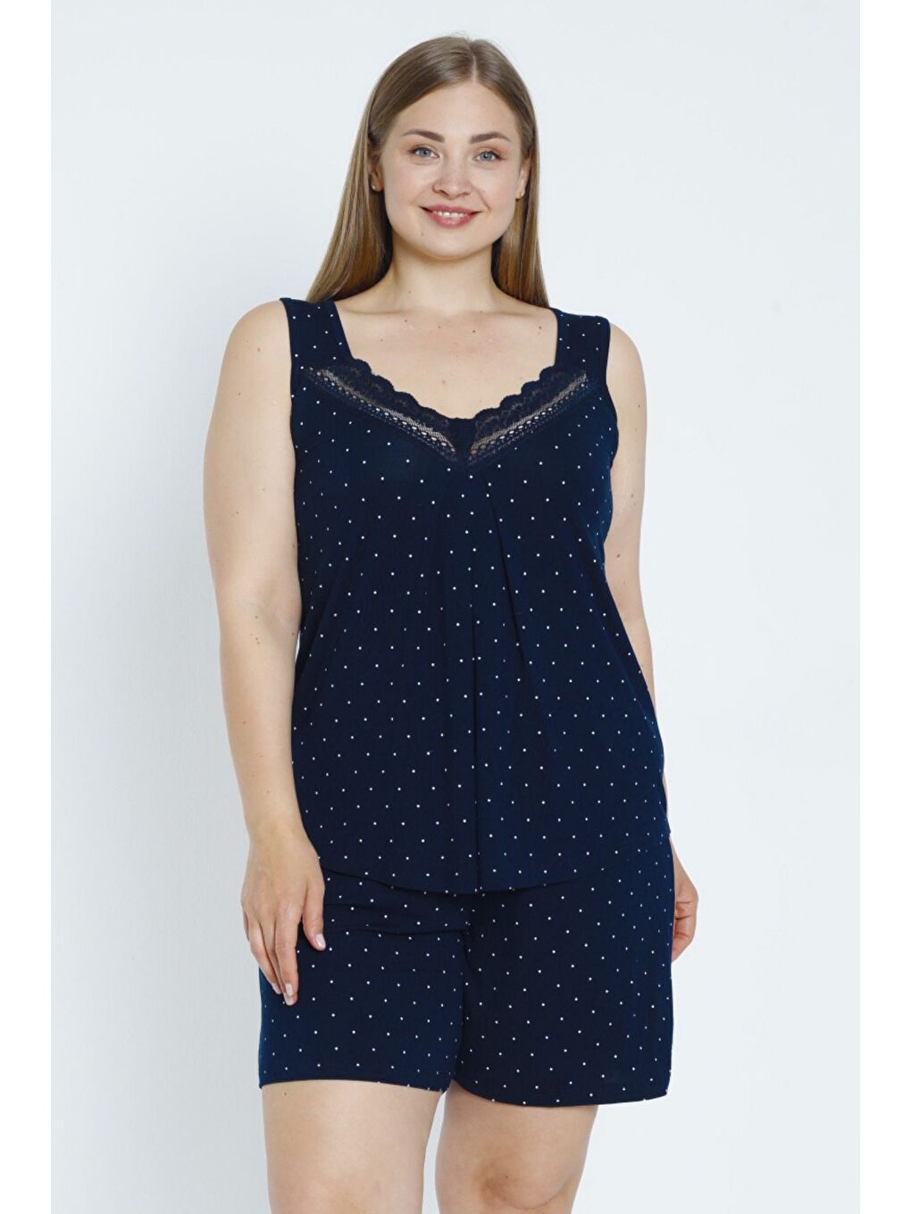 Kadın Puantiyeli Lacivert Büyük Beden Alt Üst Esnek Viskon Gecelik Takımı-1