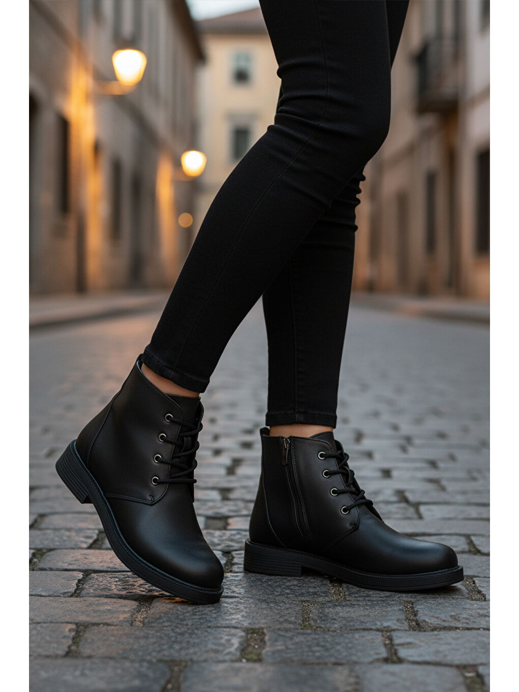 Siyah Bağcıklı Fermuarlı Kaymaz Kadın Bot 284098 Z-2