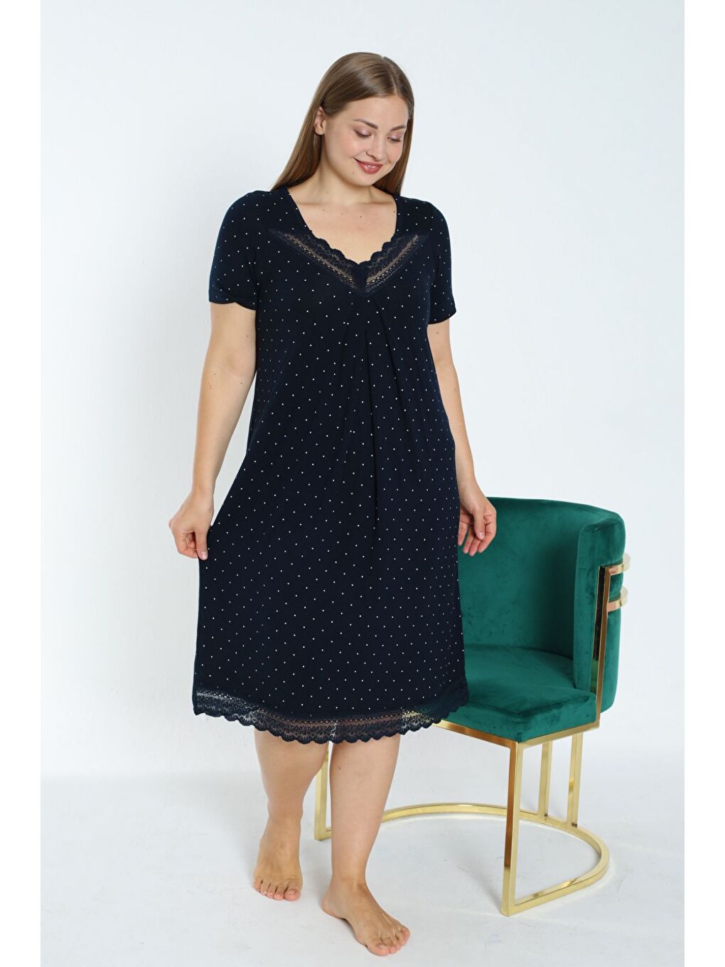 Kadın Lacivert Dantelli Büyük Beden Kısa Kollu Esnek Viskon Gecelik-1